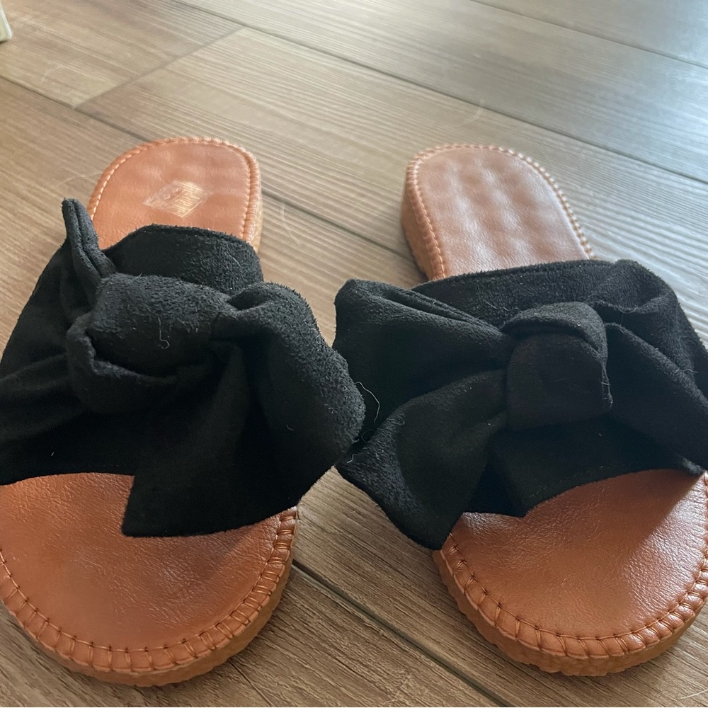Bow Suede Sandal